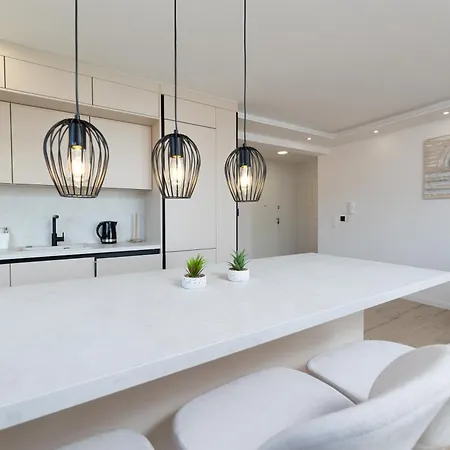 Fly Apartment